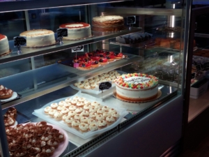 vetrina Angelina Bakery