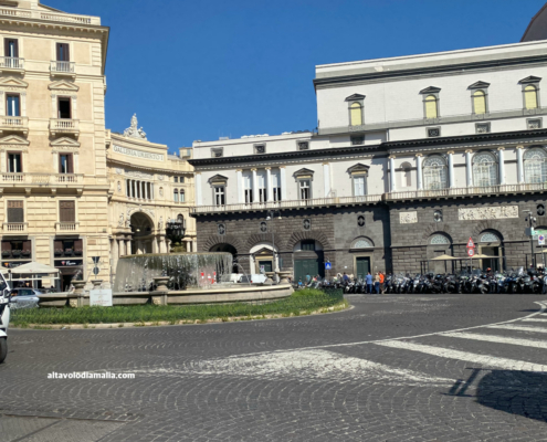 Napoli piazza Trieste e Trento